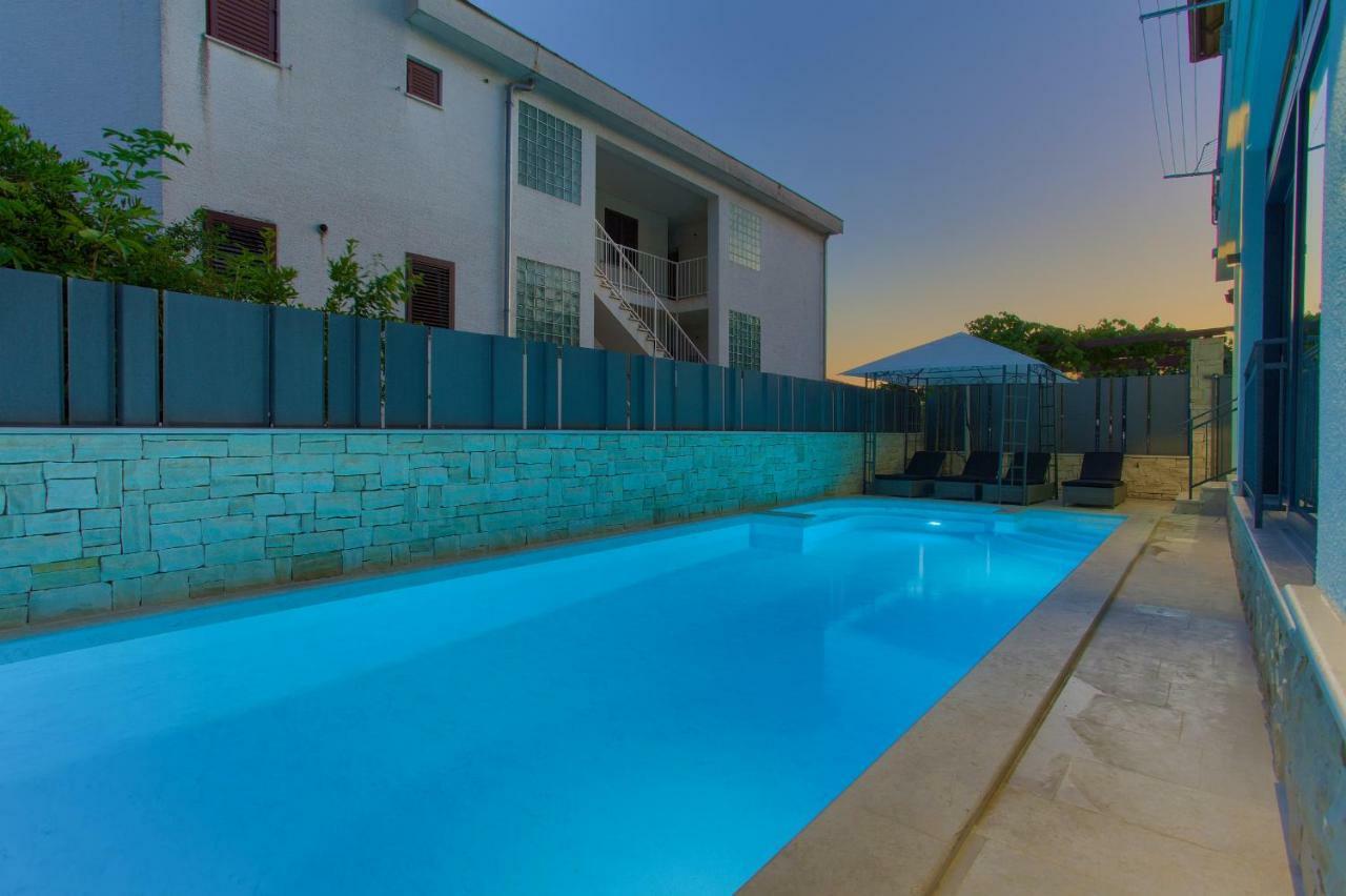 Luxury Vall Apartment كرك المظهر الخارجي الصورة